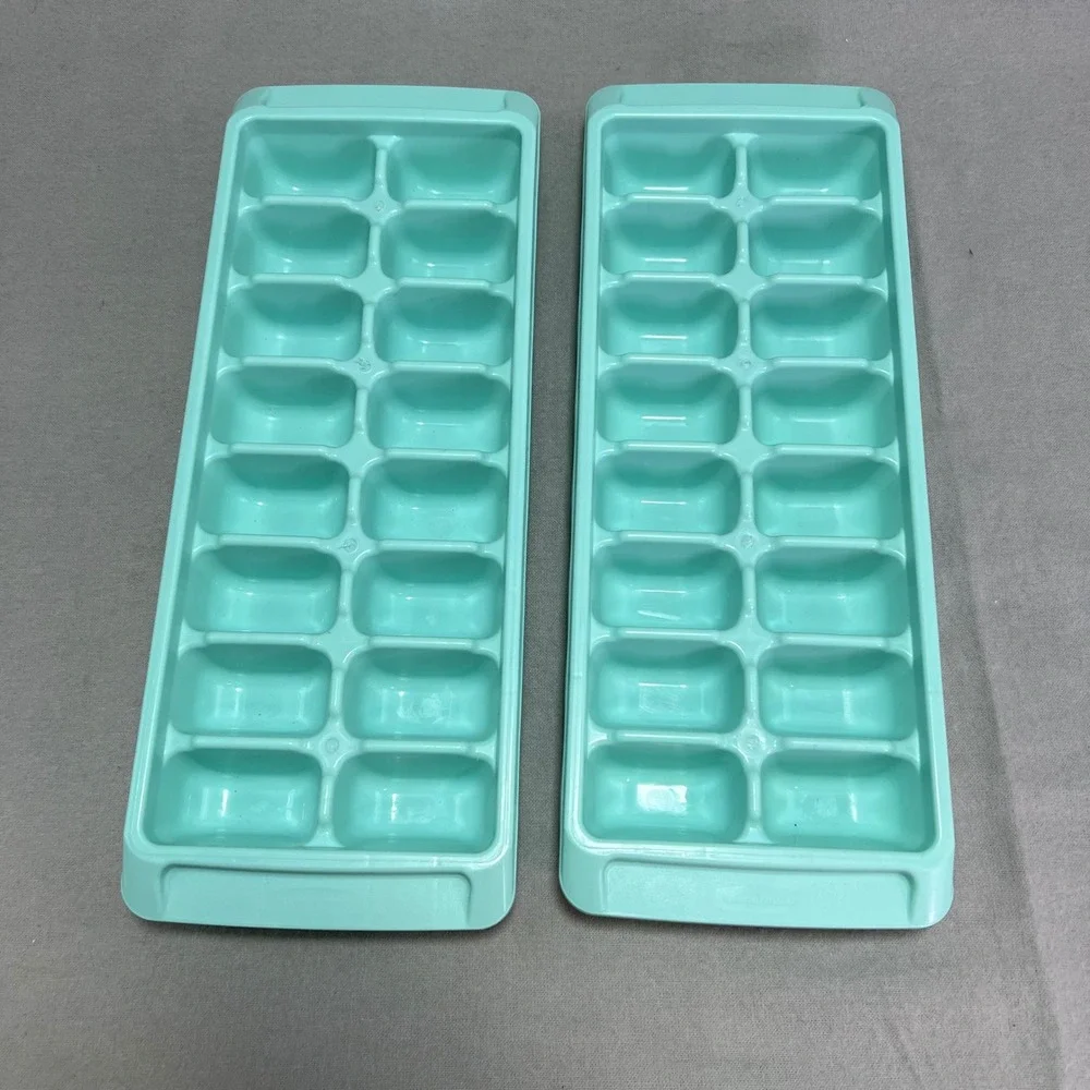 Vintage 1991 Rubbermaid Aqua Ice Cube Trays Set of 2 Stacking Easy Release #2867